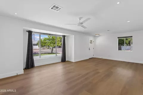 Living - 939 E Berridge Ln, Phoenix, AZ 85014 photo 2 of 4