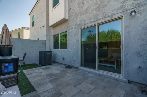 Exterior - 8267 N 22nd Dr, Phoenix, AZ 85021 photo 5 of 9