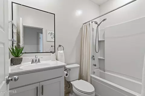 Bath - 8267 N 22nd Dr, Phoenix, AZ 85021 photo 2 of 3