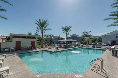 Exterior - 8267 N 22nd Dr, Phoenix, AZ 85021 photo 6 of 9