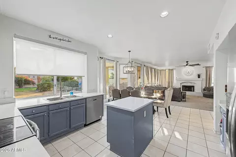 Kitchen - 14264 S 12th Pl, Phoenix, AZ 85048 photo 1 of 4