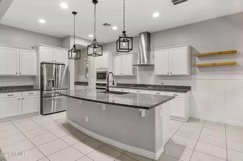 Kitchen - 4247 E Comstock Dr, Gilbert, AZ 85296 photo 2 of 7