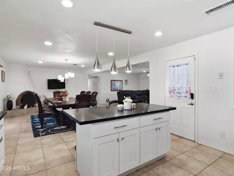 Kitchen - 3048 E Sierra St, Phoenix, AZ 85028 photo 4 of 4