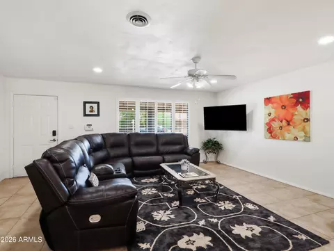 Living - 3048 E Sierra St, Phoenix, AZ 85028 photo 1 of 2