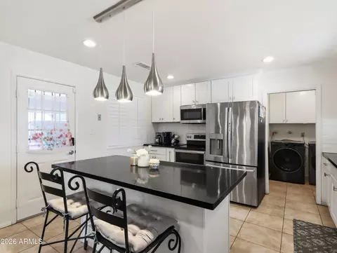 Kitchen - 3048 E Sierra St, Phoenix, AZ 85028 photo 1 of 4