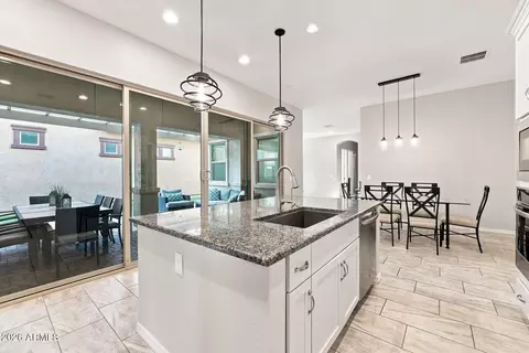 Kitchen - 4327 E Ronald St, Gilbert, AZ 85295 photo 5 of 5