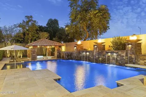 4744 W Villa Linda Dr, Glendale, AZ 85310