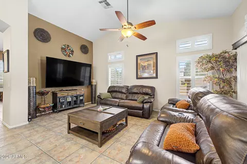 Living - 265 E Liberty Ln, Gilbert, AZ 85296 photo 3 of 4