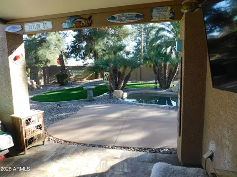 Exterior - 265 E Liberty Ln, Gilbert, AZ 85296 photo 3 of 11