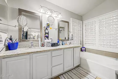 Bath - 265 E Liberty Ln, Gilbert, AZ 85296 photo 1 of 5