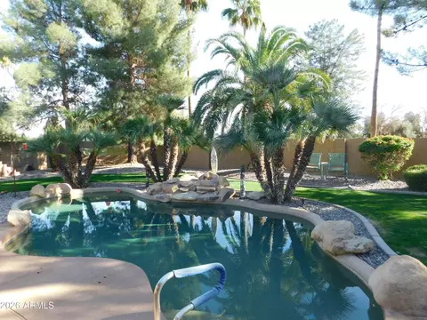 Exterior - 265 E Liberty Ln, Gilbert, AZ 85296 photo 7 of 11