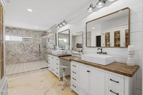 Bath - 16840 E Fairview Ln, Gilbert, AZ 85295 photo 1 of 5