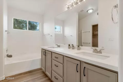 Bath - 636 W Dublin St, Gilbert, AZ 85233 photo 1 of 4