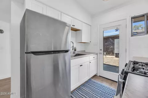 Kitchen - 4012 N 15th Ave, Phoenix, AZ 85015 photo 1 of 2