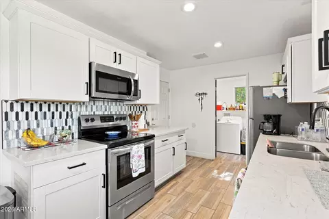 Kitchen - 5218 E Covina Rd, Mesa, AZ 85205 photo 3 of 7