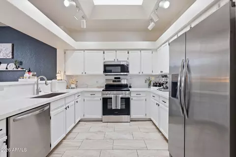 Kitchen - 7006 E Jensen St #120, Mesa, AZ 85207 photo 3 of 6
