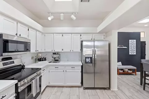 Kitchen - 7006 E Jensen St #120, Mesa, AZ 85207 photo 6 of 6