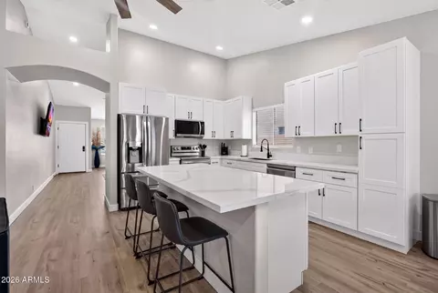 8947 W Sierra Vista Dr, Glendale, AZ 85305