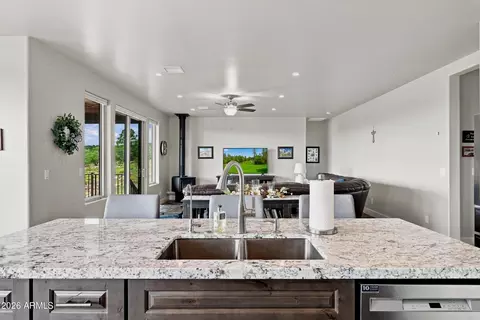Kitchen - 1507 W Wagon Trl, Payson, AZ 85541 photo 4 of 5