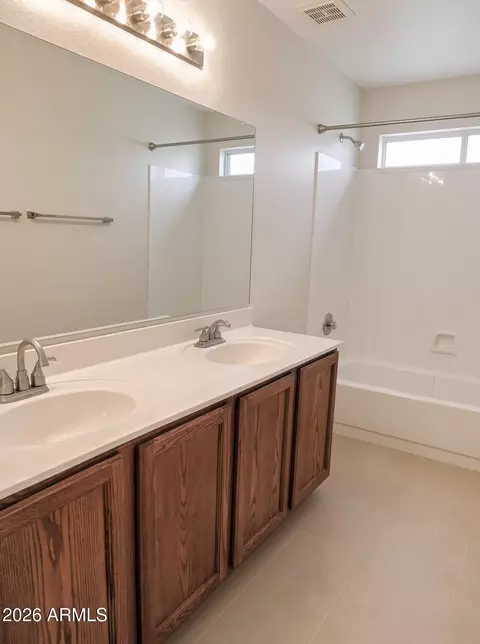Bath - 4309 E Rockledge Rd, Phoenix, AZ 85044 photo 2 of 3
