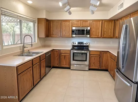Kitchen - 4309 E Rockledge Rd, Phoenix, AZ 85044 photo 1 of 2