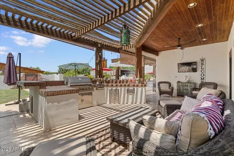 Exterior - 21230 S 156th St, Gilbert, AZ 85298 photo 7 of 26