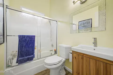 Bath - 313 E Sequoia Dr, Phoenix, AZ 85024 photo 2 of 2