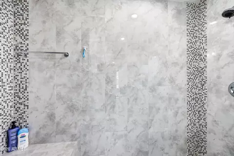 Bath - 701 E Mclellan Blvd, Phoenix, AZ 85014 photo 9 of 10