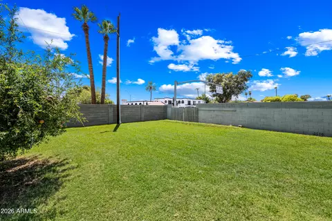 Exterior - 701 E Mclellan Blvd, Phoenix, AZ 85014 photo 7 of 9