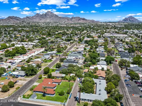 View/Area - 701 E Mclellan Blvd, Phoenix, AZ 85014 photo 10 of 10