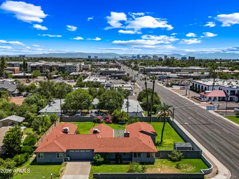 View/Area - 701 E Mclellan Blvd, Phoenix, AZ 85014 photo 4 of 10