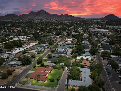 View/Area - 701 E Mclellan Blvd, Phoenix, AZ 85014 photo 7 of 10