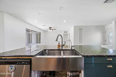 Kitchen - 701 E Mclellan Blvd, Phoenix, AZ 85014 photo 7 of 9