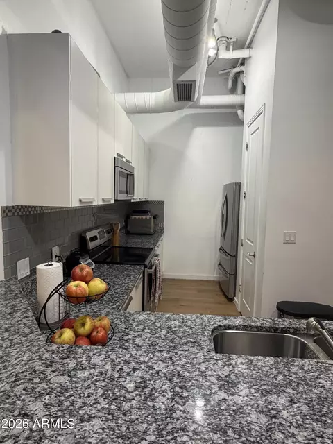 Kitchen - 1 E Lexington Ave #609, Phoenix, AZ 85012 photo 2 of 6
