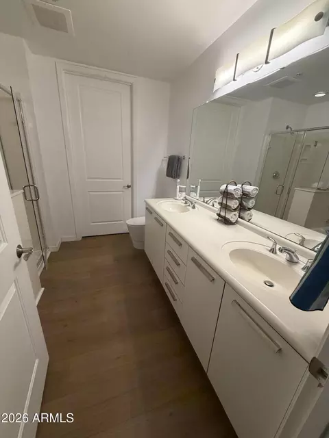 Bath - 1 E Lexington Ave #609, Phoenix, AZ 85012 photo 4 of 4