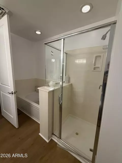 Bath - 1 E Lexington Ave #609, Phoenix, AZ 85012 photo 3 of 4