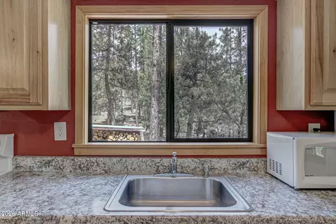 Kitchen - 559 W Diamond Loop, Payson, AZ 85541 photo 3 of 3