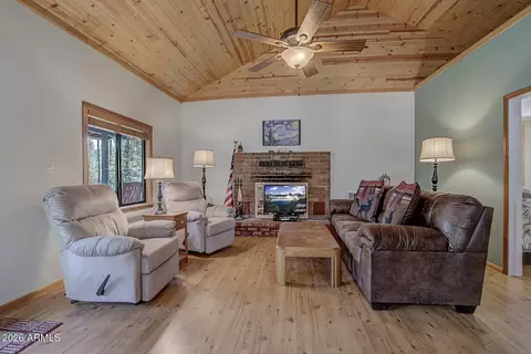 Living - 559 W Diamond Loop, Payson, AZ 85541 photo 5 of 5