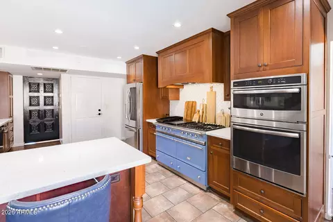 Kitchen - 1956 E Carmen St, Tempe, AZ 85283 photo 6 of 8