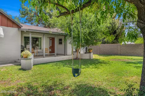 Exterior - 3205 E Clarendon Ave, Phoenix, AZ 85018 photo 2 of 4