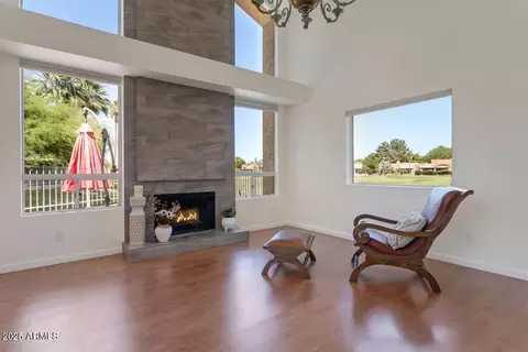 Living - 4020 E Laurel Ln, Phoenix, AZ 85028 photo 1 of 6
