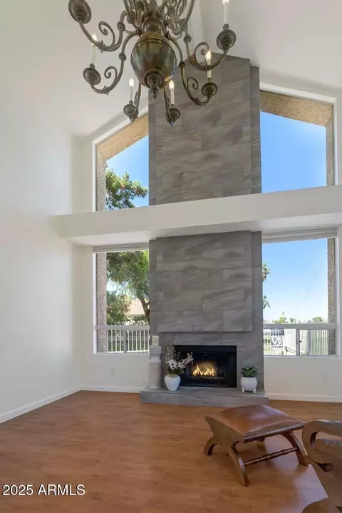 Living - 4020 E Laurel Ln, Phoenix, AZ 85028 photo 3 of 6