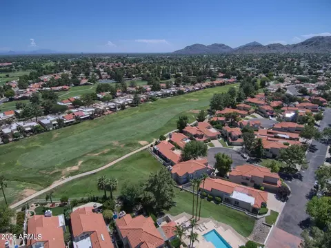 View/Area - 4020 E Laurel Ln, Phoenix, AZ 85028 photo 3 of 3