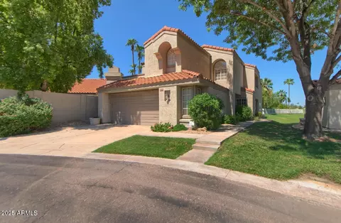 Exterior - 4020 E Laurel Ln, Phoenix, AZ 85028 photo 2 of 9