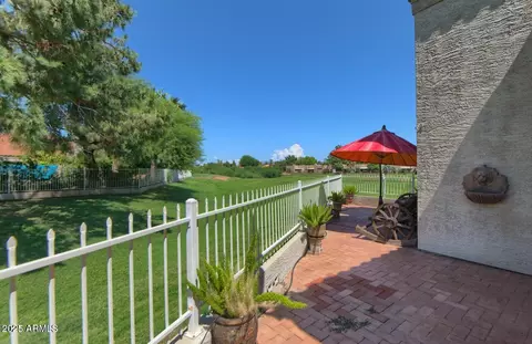 Exterior - 4020 E Laurel Ln, Phoenix, AZ 85028 photo 3 of 9