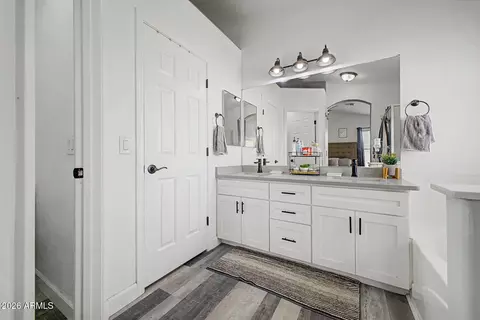 Bath - 785 S Palo Verde Dr, Apache Junction, AZ 85120 photo 1 of 3