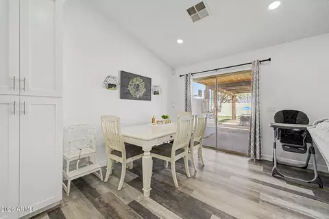 Dining - 785 S Palo Verde Dr, Apache Junction, AZ 85120 photo 1 of 1