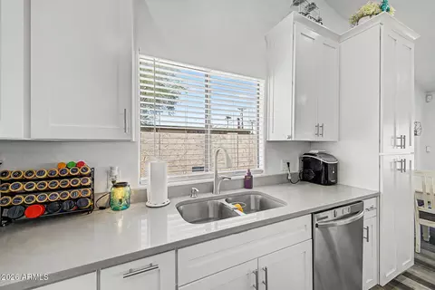 Kitchen - 785 S Palo Verde Dr, Apache Junction, AZ 85120 photo 3 of 4