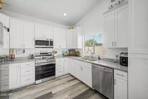 Kitchen - 785 S Palo Verde Dr, Apache Junction, AZ 85120 photo 1 of 4