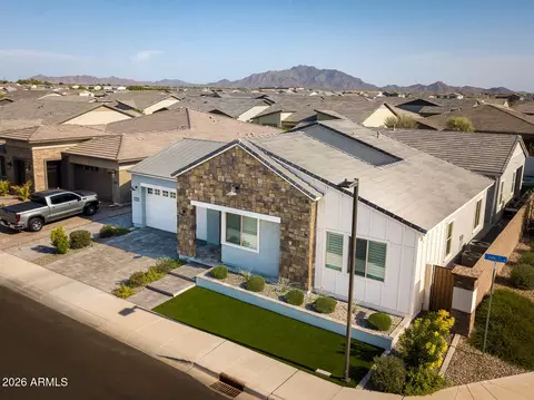 Exterior - 1227 E Jude Ln, Gilbert, AZ 85298 photo 3 of 10